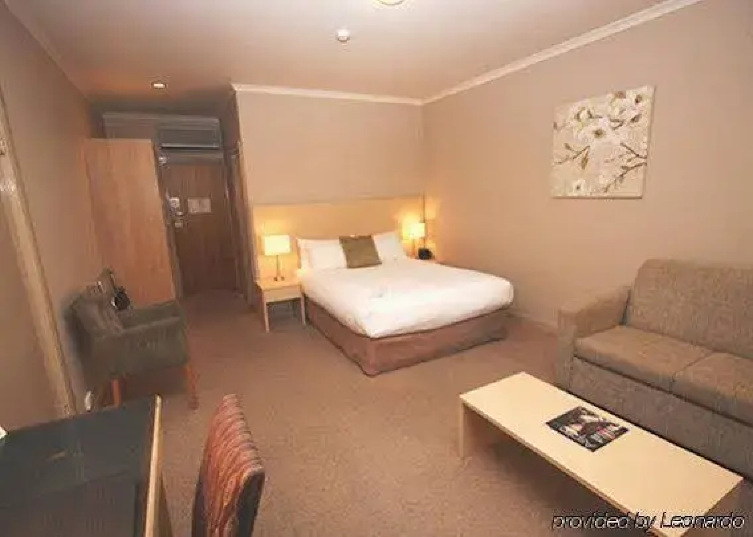 Quality Hotel Tiffins On The Park