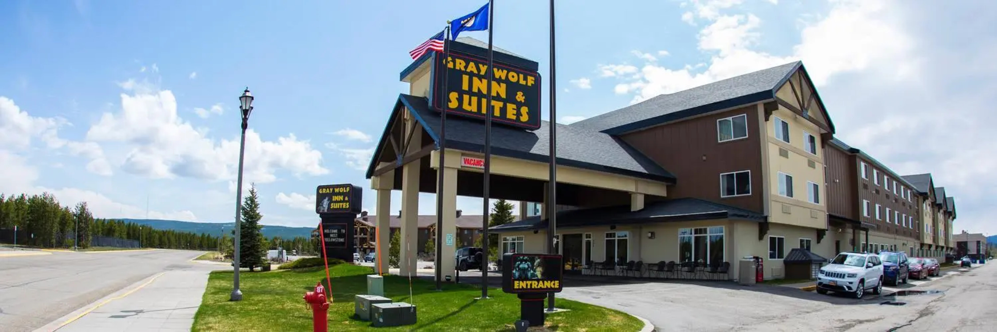 Gray Wolf Inn & Suites