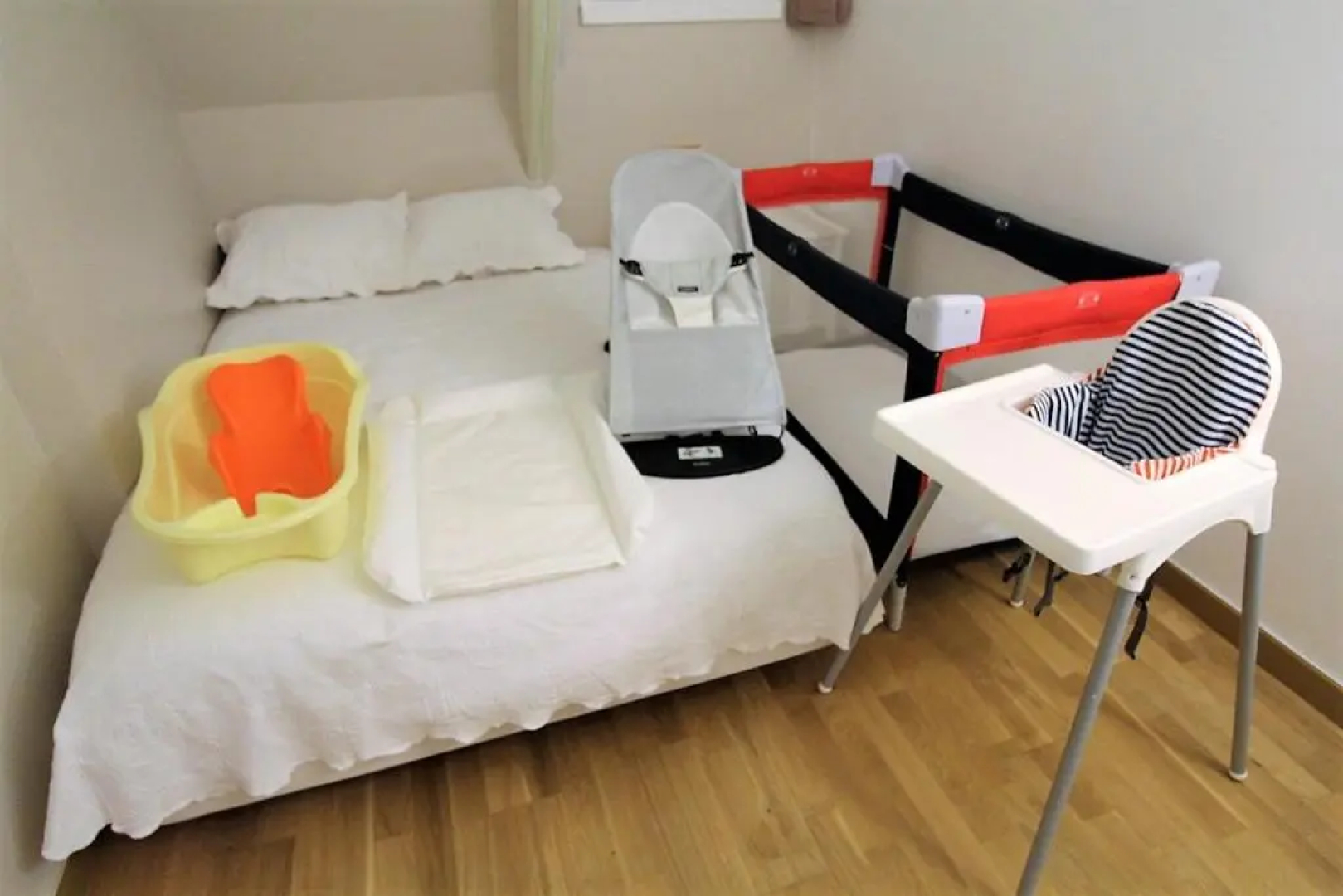 CADRE EXCEPTIONNEL: Duplex Classé 4**** Tennis, Piscine, Parking, Linge inclus, WIFI, Matériel BÉBÉ, proximité CENTRE