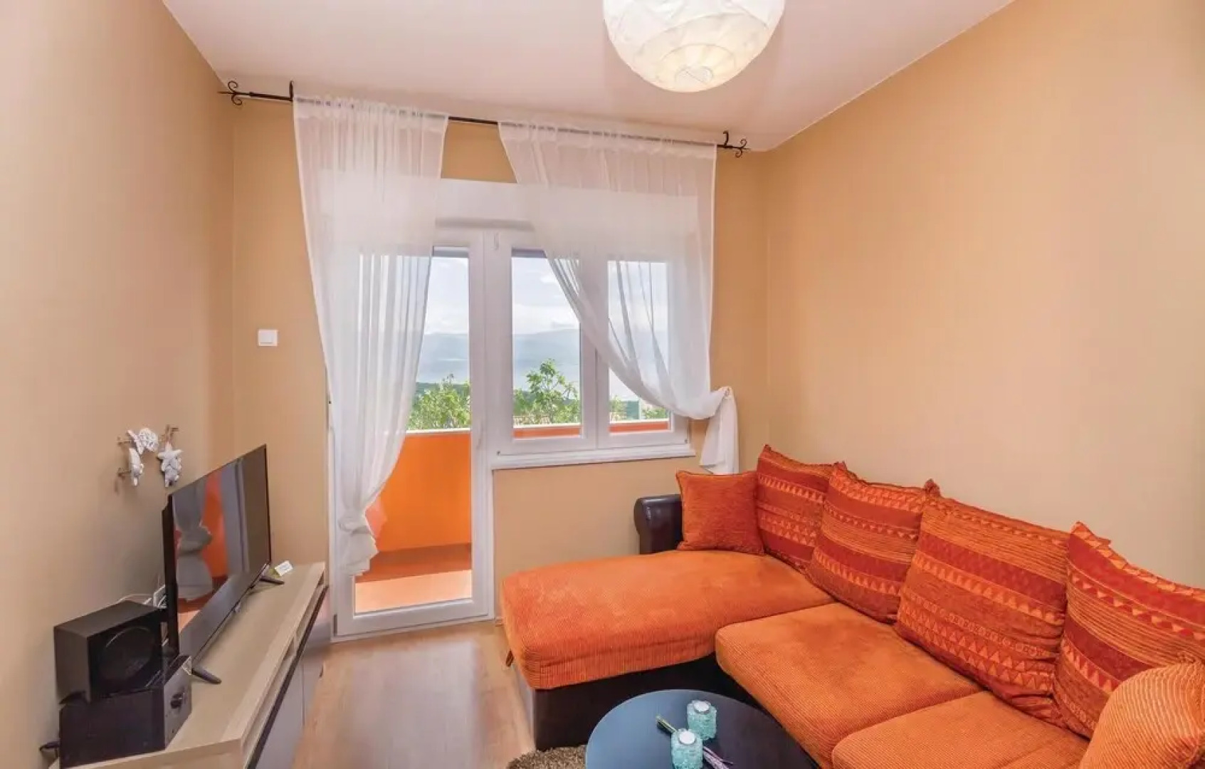 Stunning Home in Risika With Wifi and 3 Bedrooms