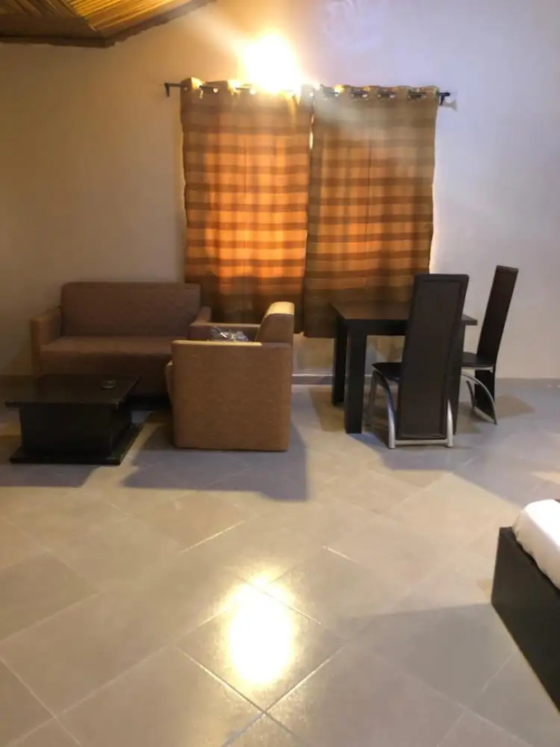 Posh Apartments Bussiness Hotel