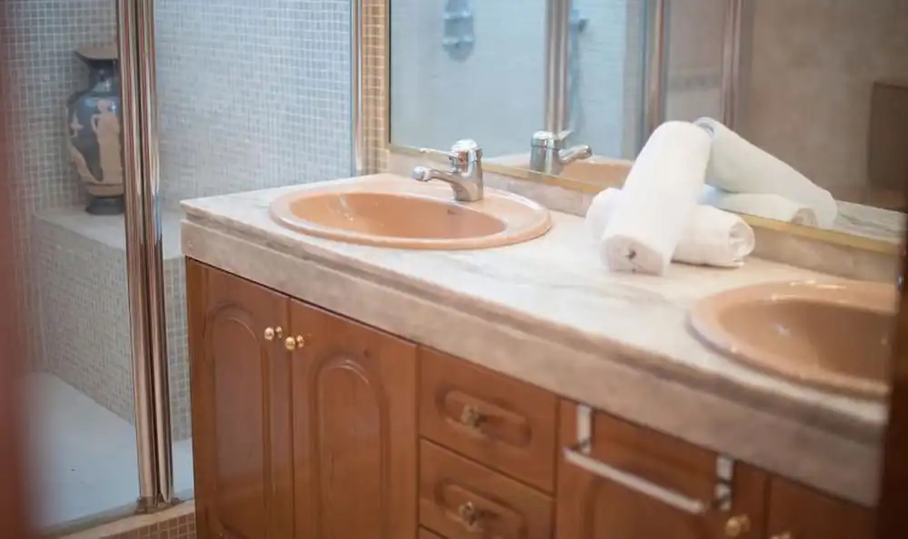 Gallery Villa 650M from the Beach (R81)