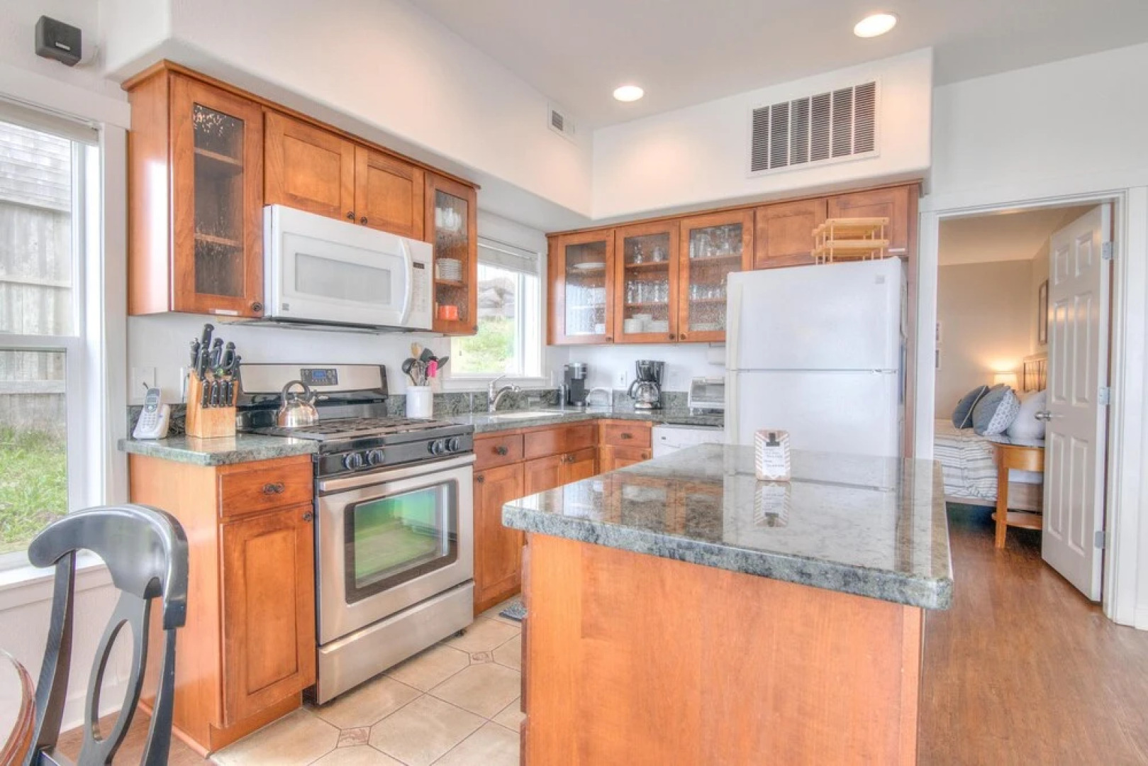 Sea Star Bella Beach