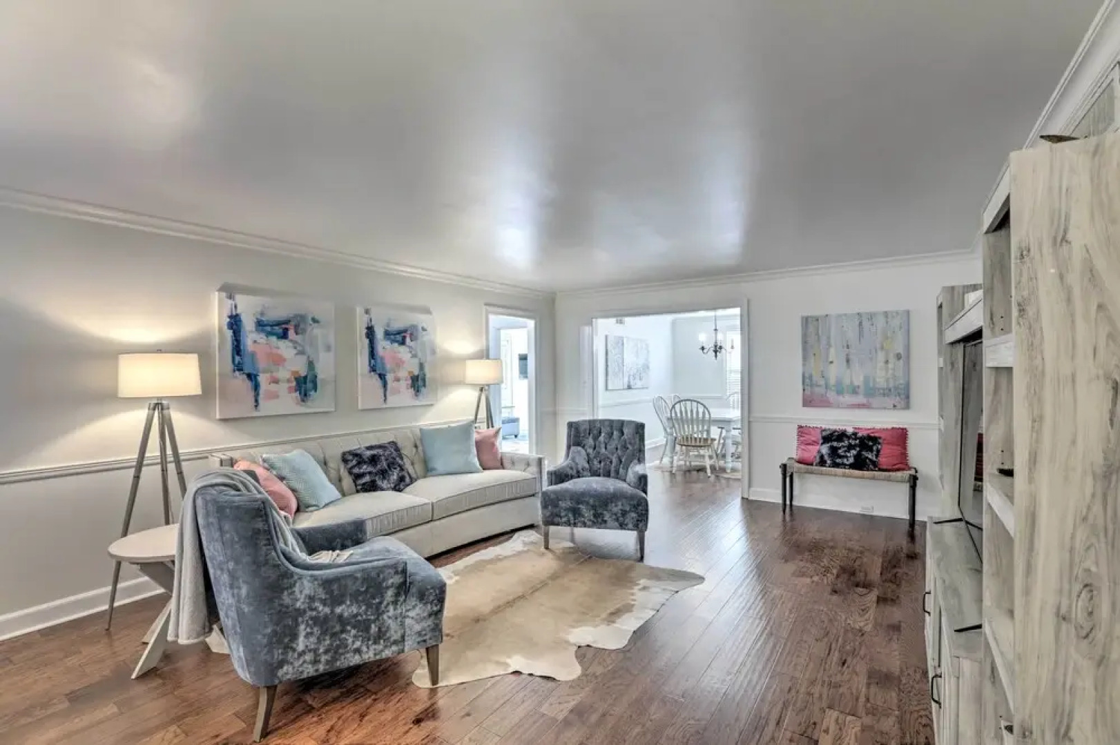 Walk to Broad St: Central Thomasville Condo