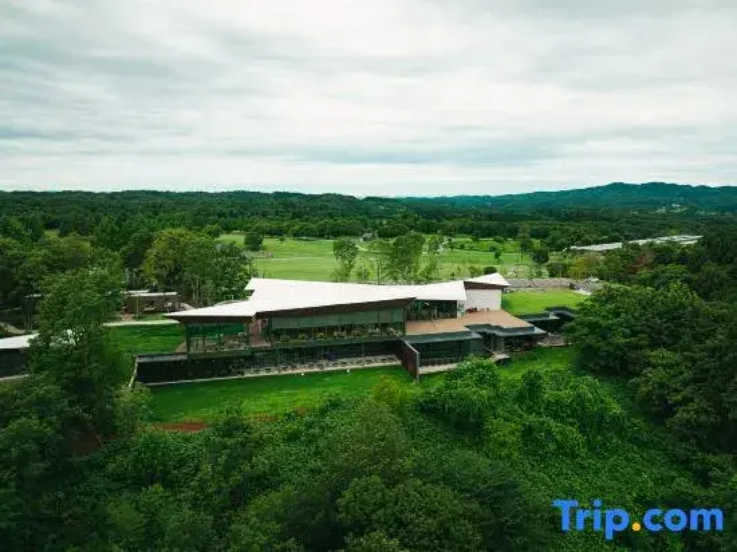 Snow Peak FIELD SUITE SPA HEADQUARTERS