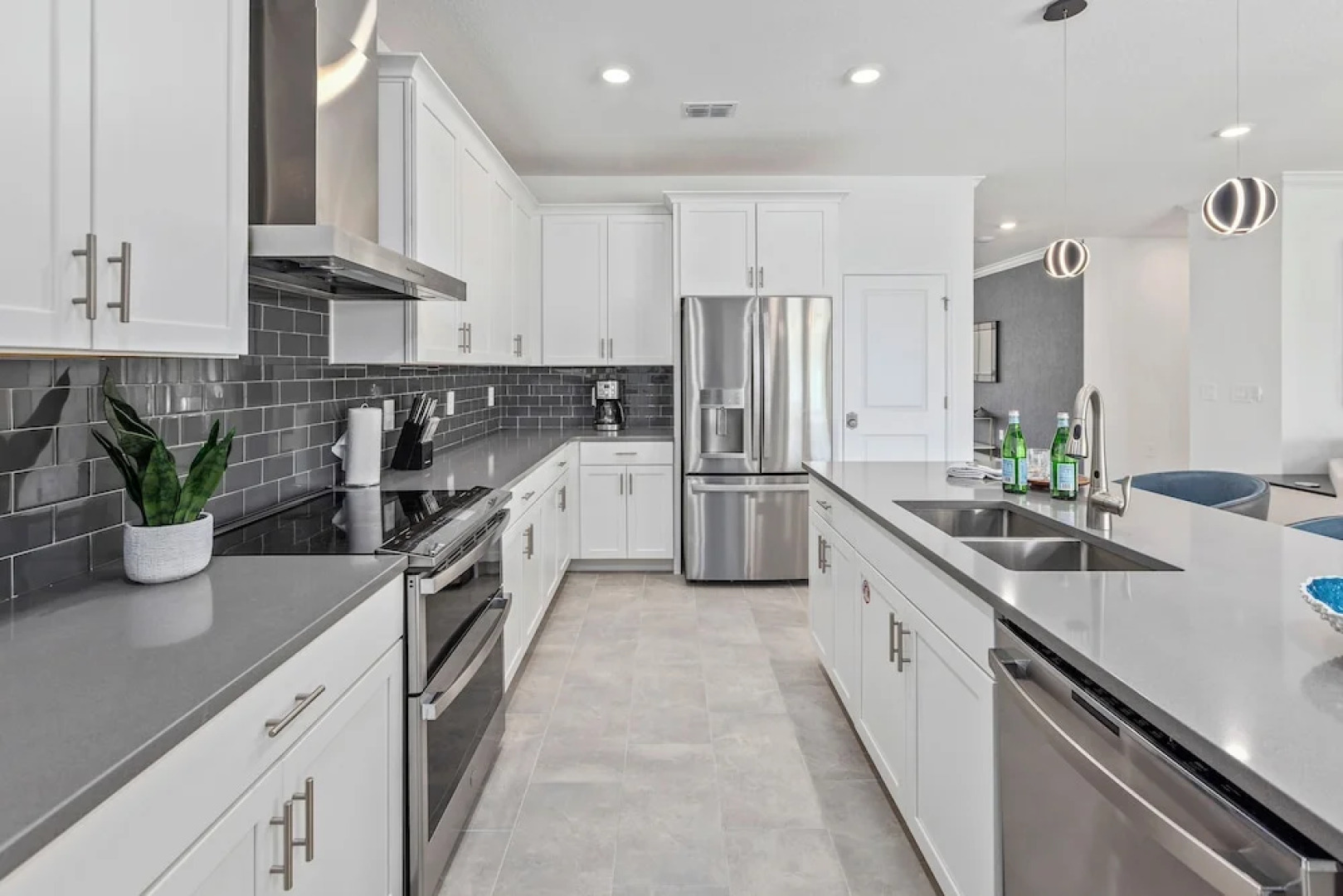 Harbor Island Beach Club by Villatel