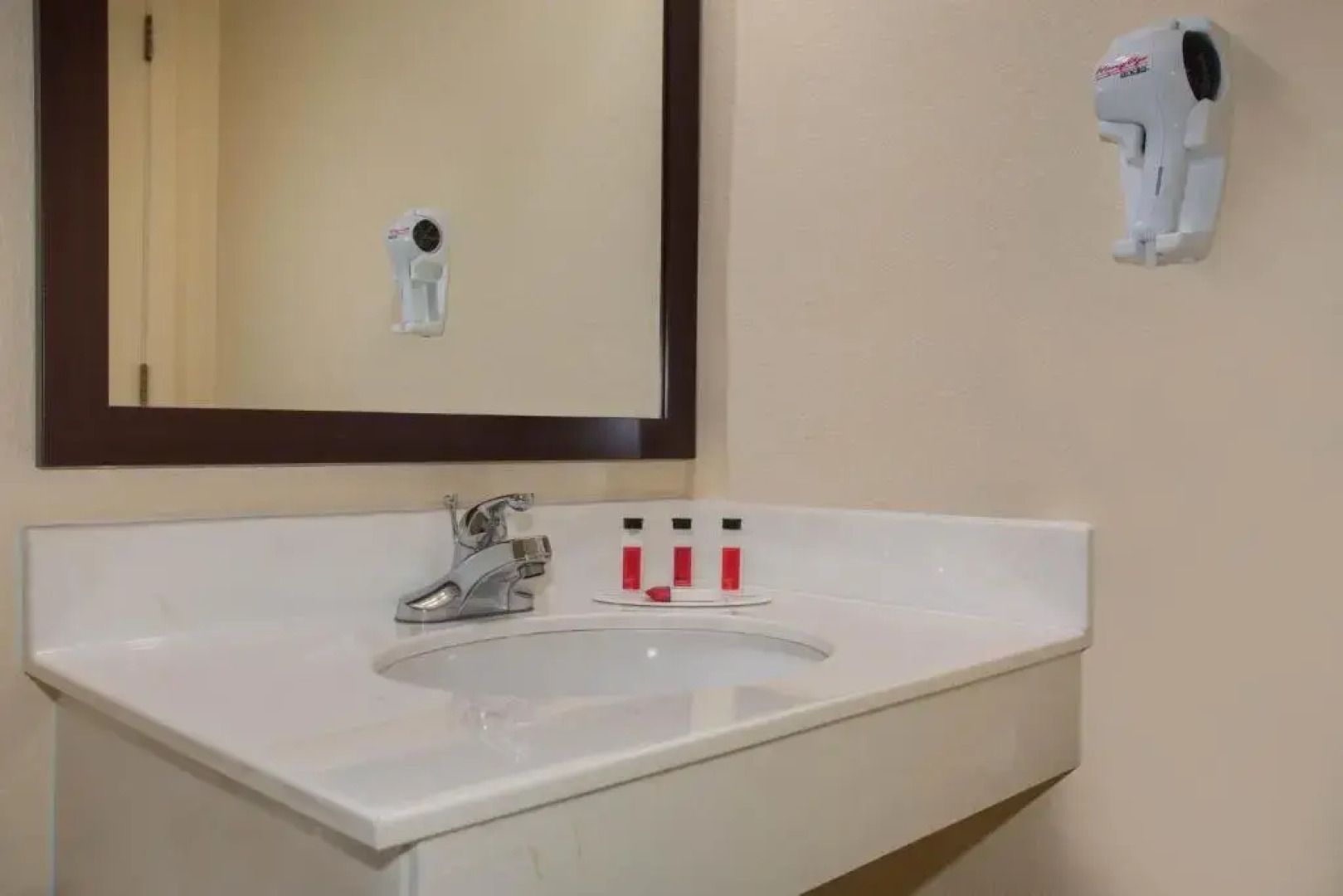 Baymont Inn & Suites Jefferson City