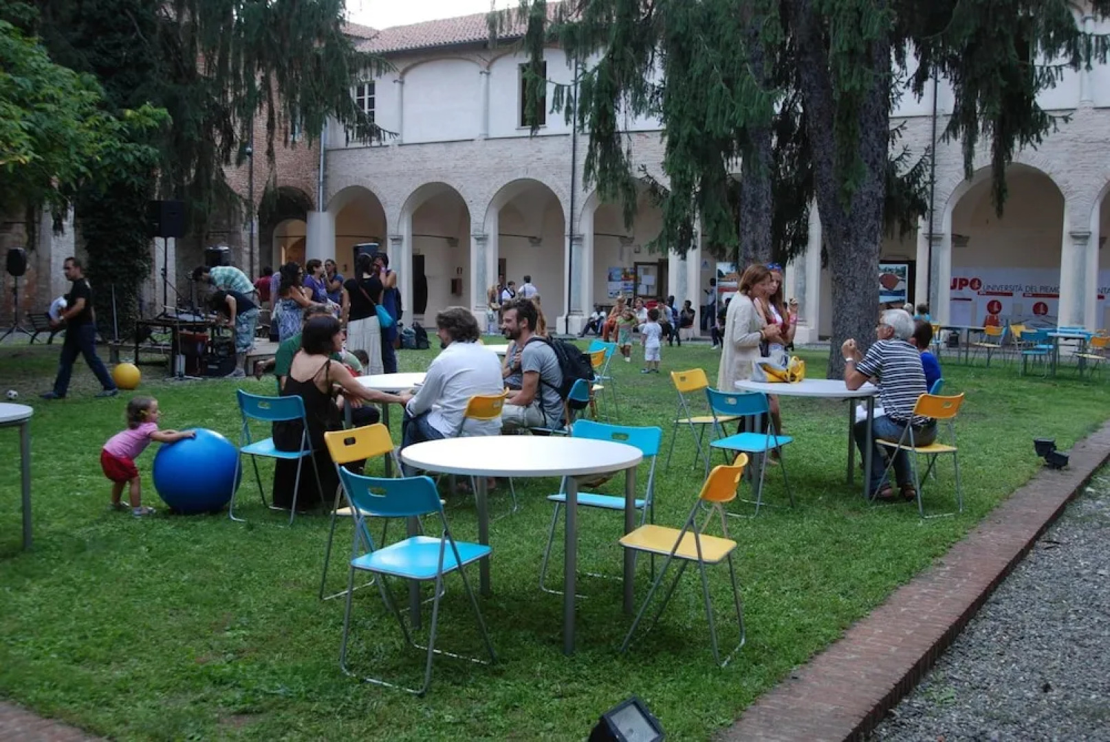 Il Chiostro Hostel and Hotel