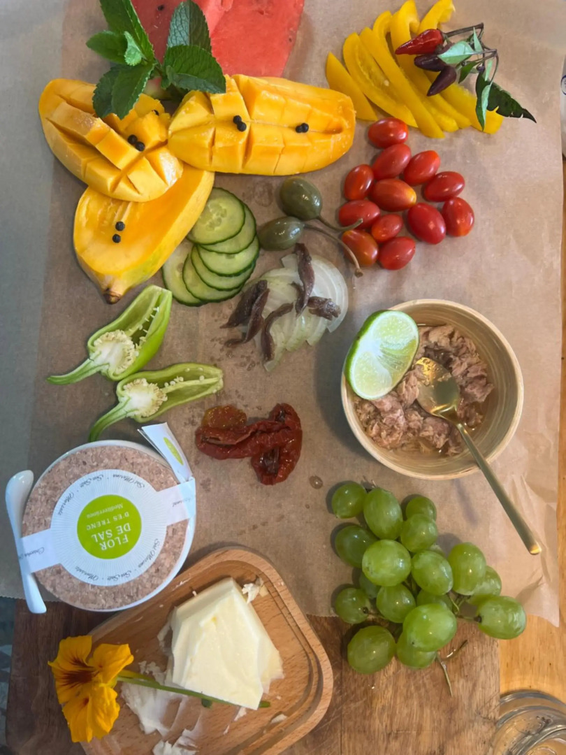 Ron De Mar #3 modern room