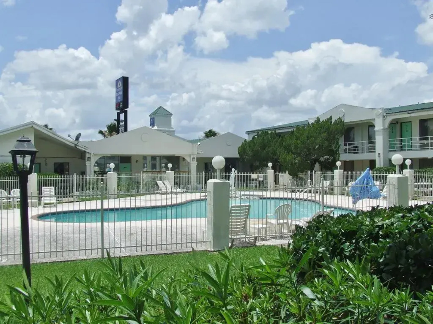 Americas Best Value Inn - Beaumont / I-10