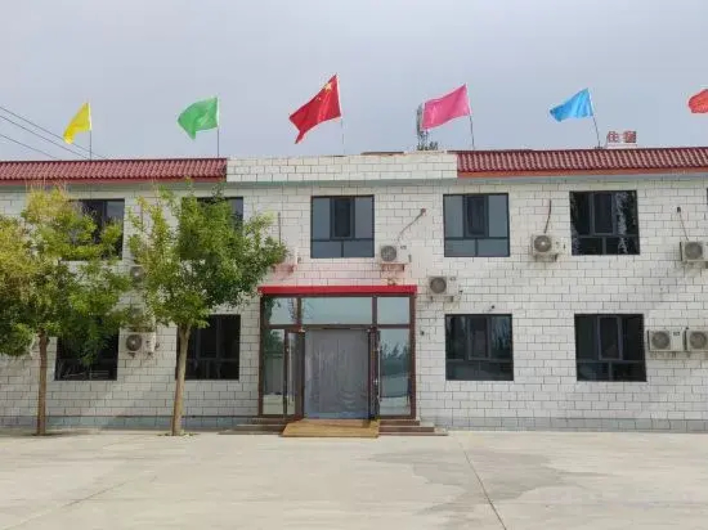 Ejinaqi Luxing Hostel