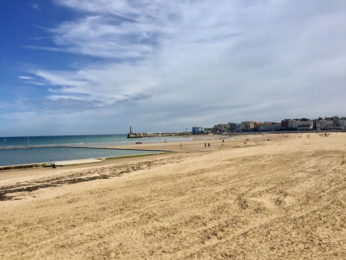 5 bedroom Seaside Townhouse Beautifully Renovated