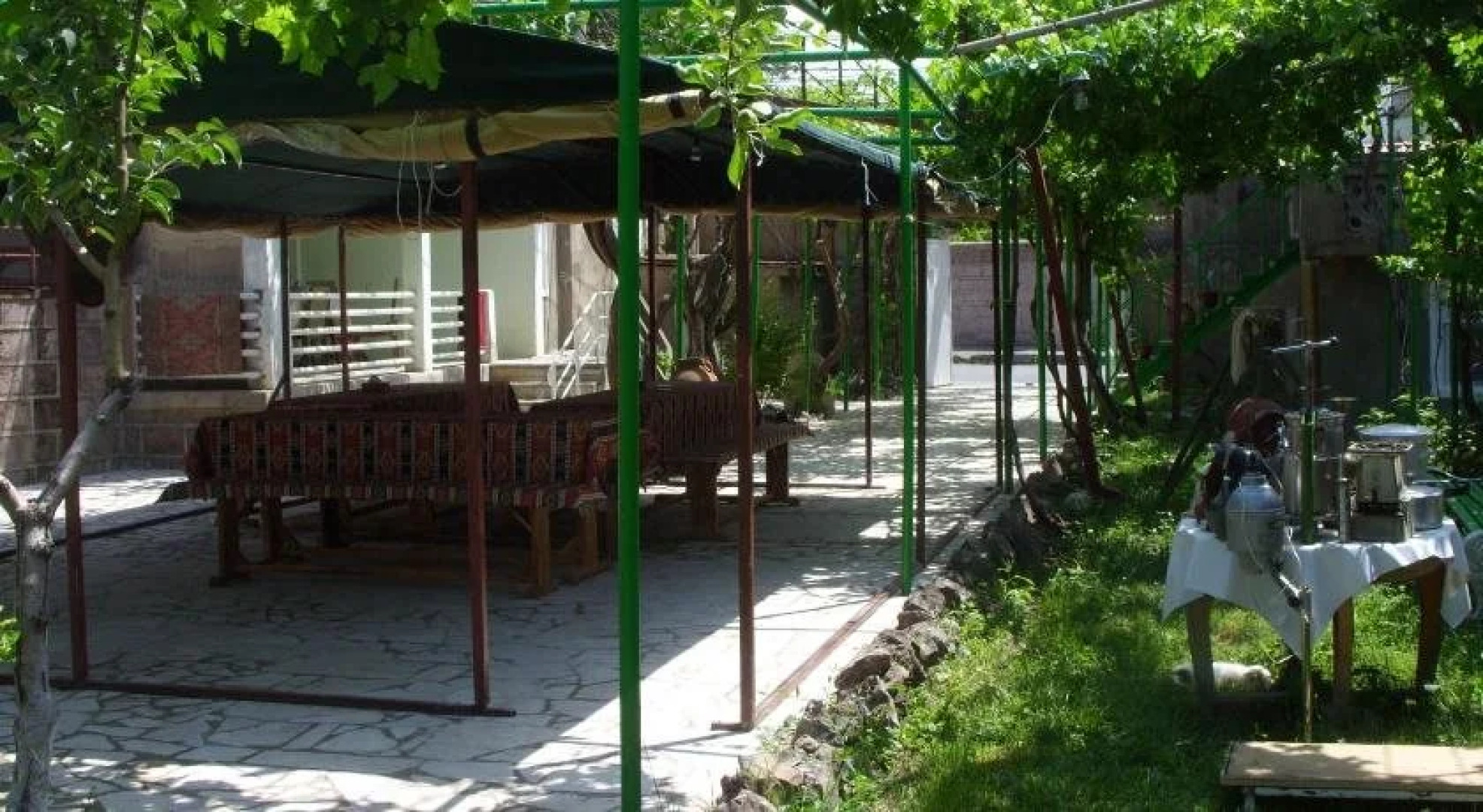 Guest House Garniresthost