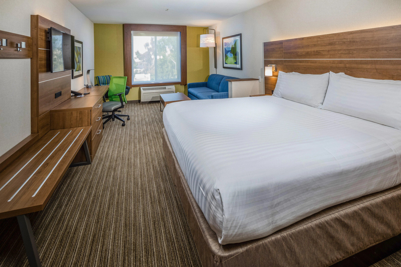 Holiday Inn Express and Suites Modesto by IHG