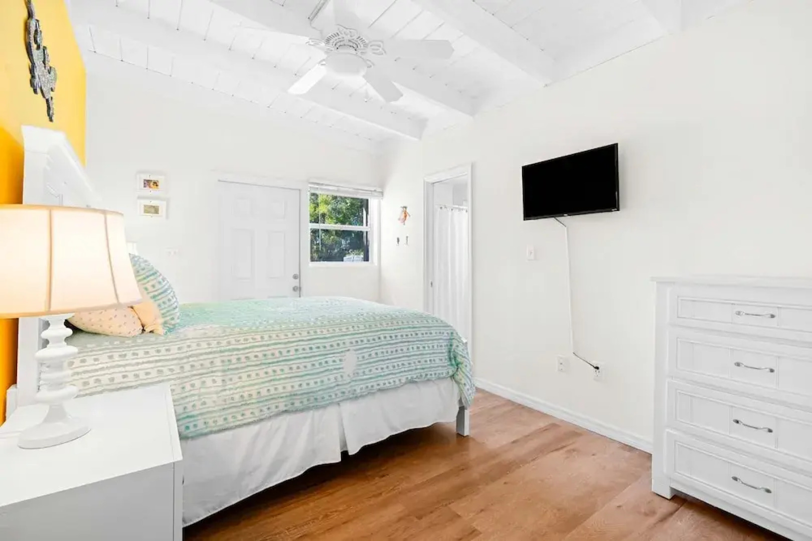 Seabreeze Cove Waterfront Gem 38 Foot Dock Cabana Club