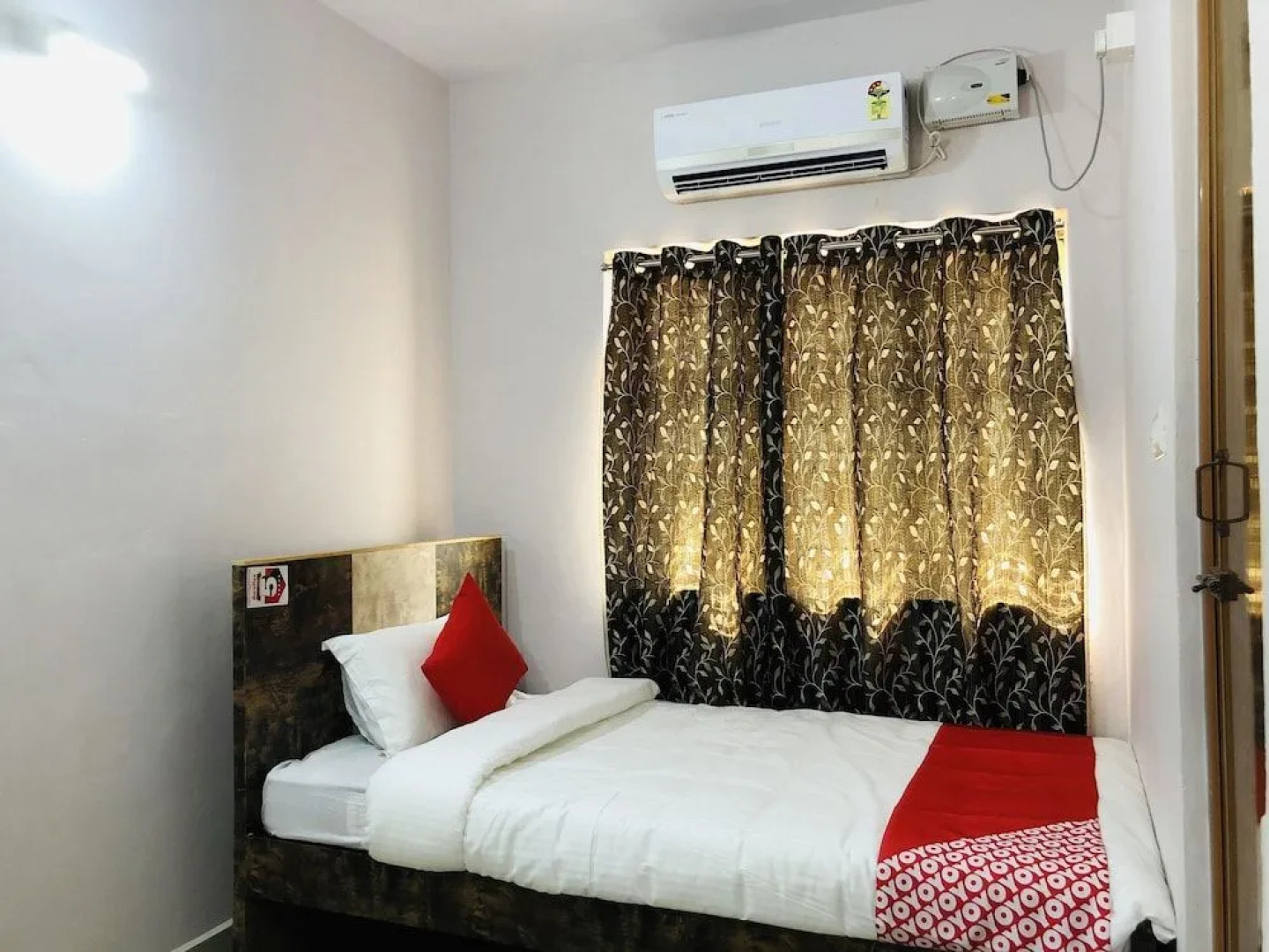 OYO 35509 Dhana Dhaanya Residency