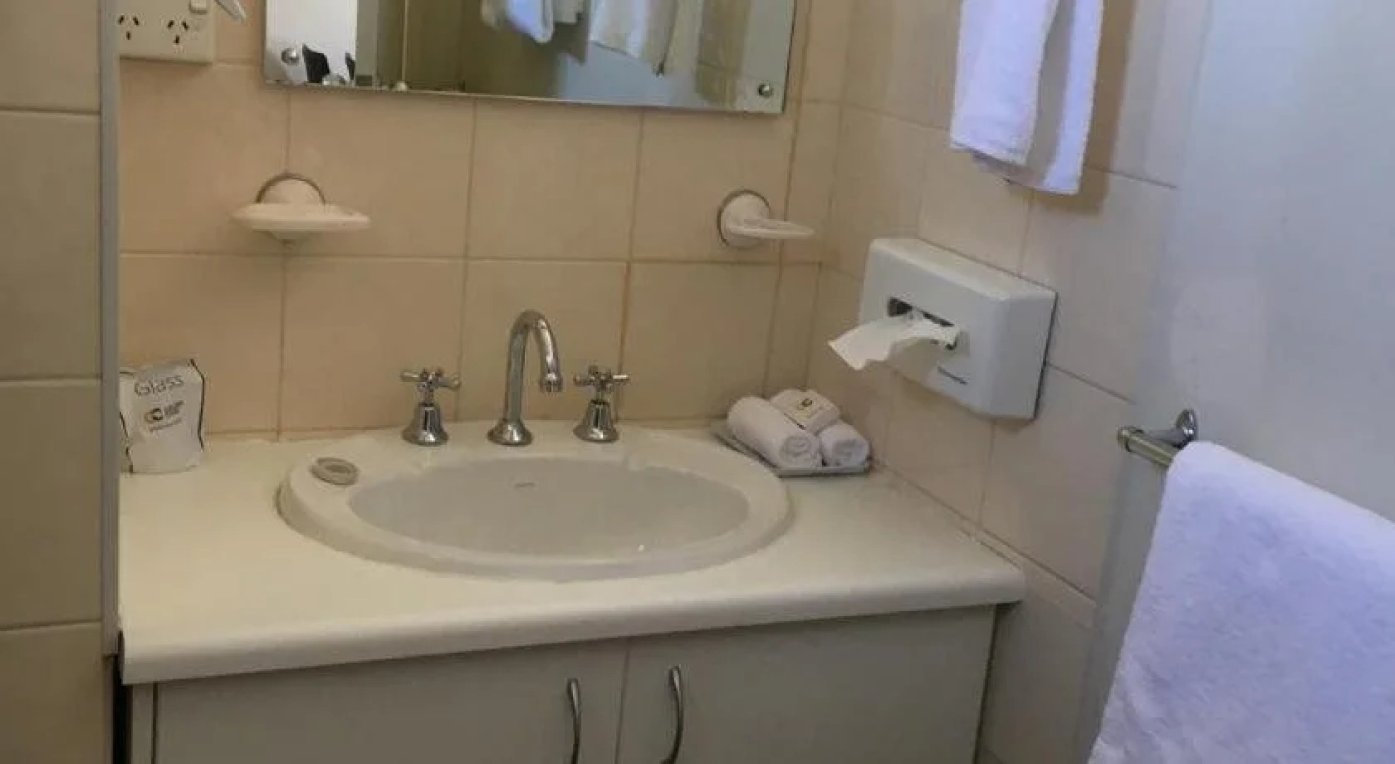 Nicholas Royal Motel