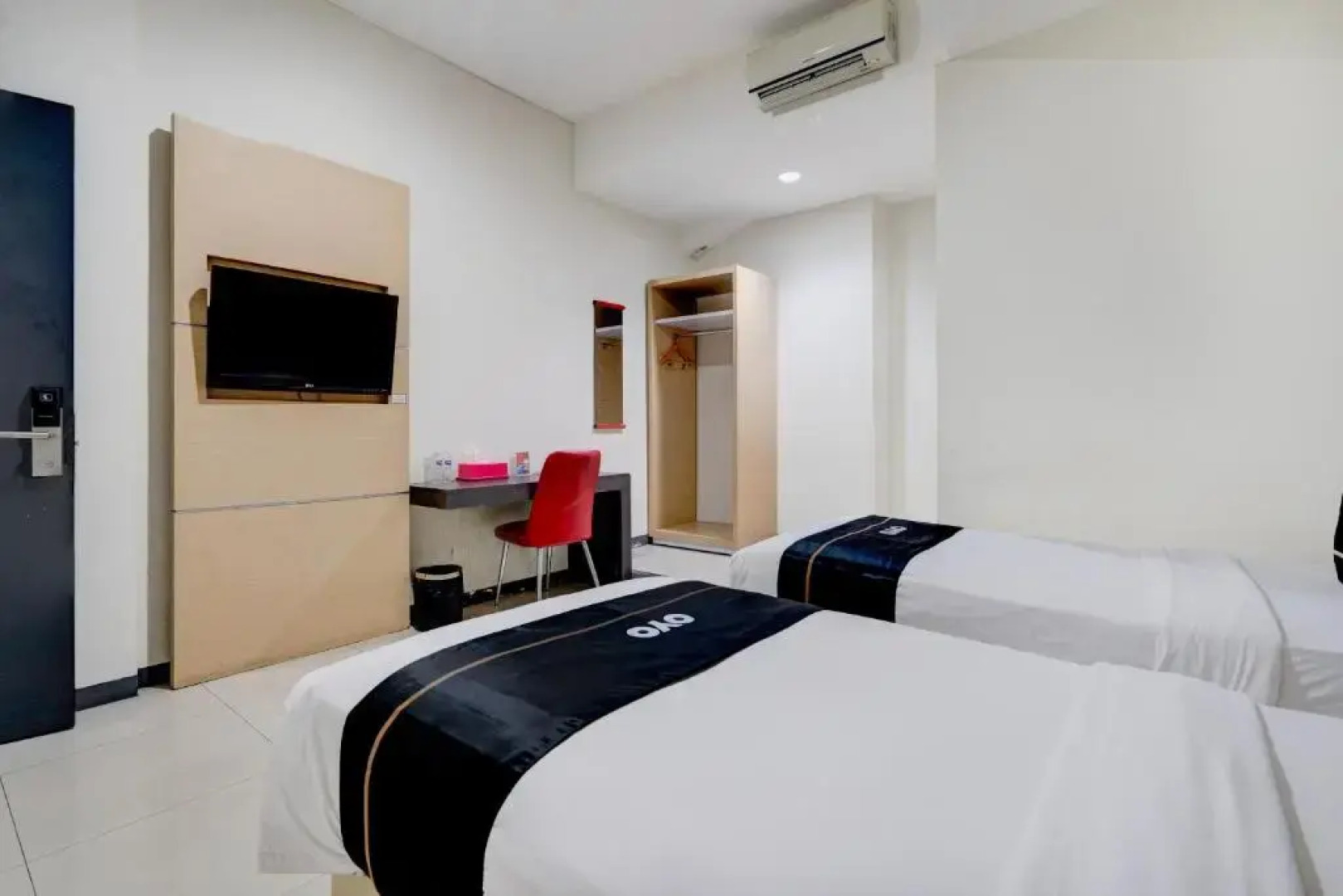 Townhouse Oak Cihampelas Near Ciwalk Formerly Promenade Hotel