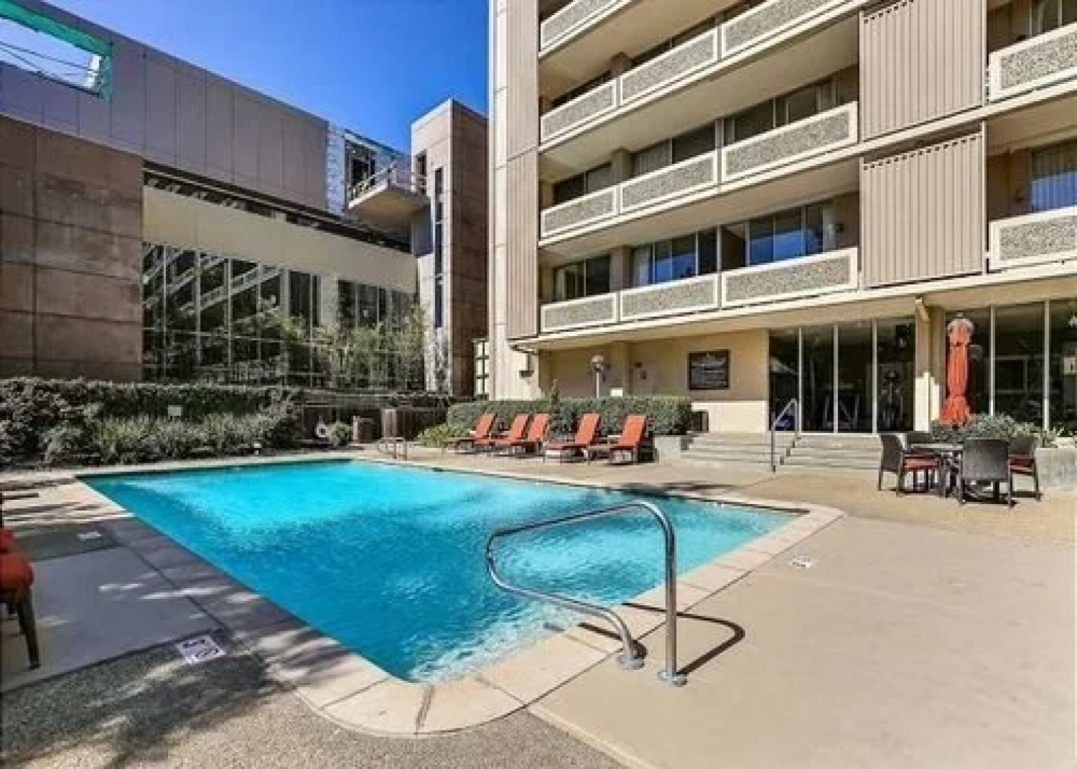 Hot Downtown1 Br apts in Palo Alto by RedAwning