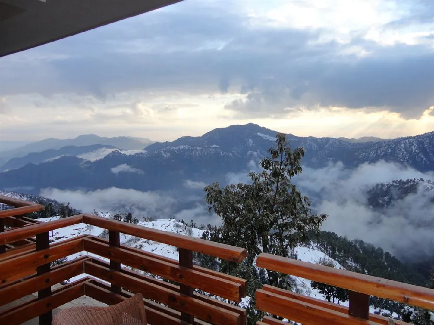 Kanatal Resorts & Spa
