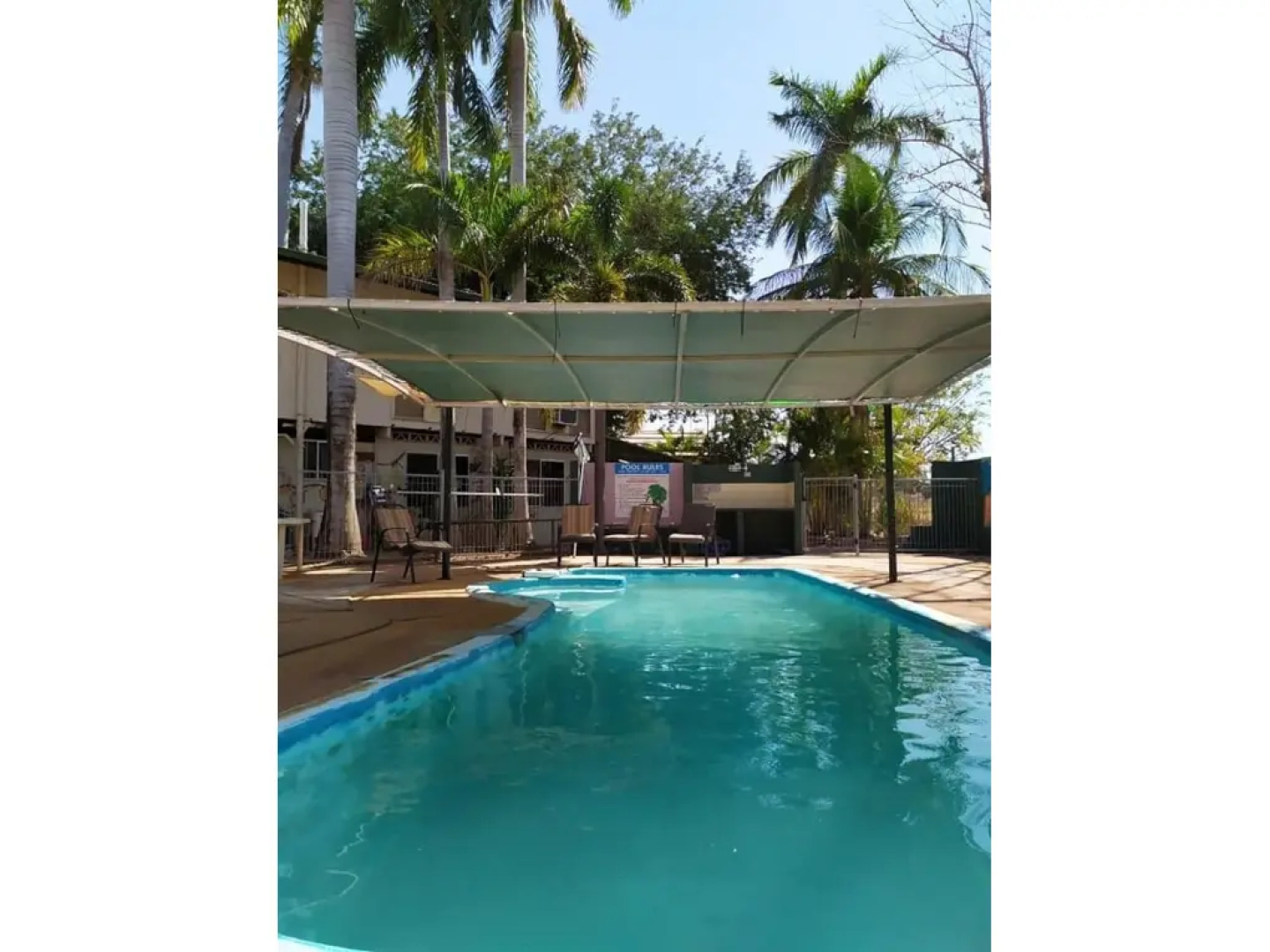 Palm Court Budget Motel Hostel/Backpackers