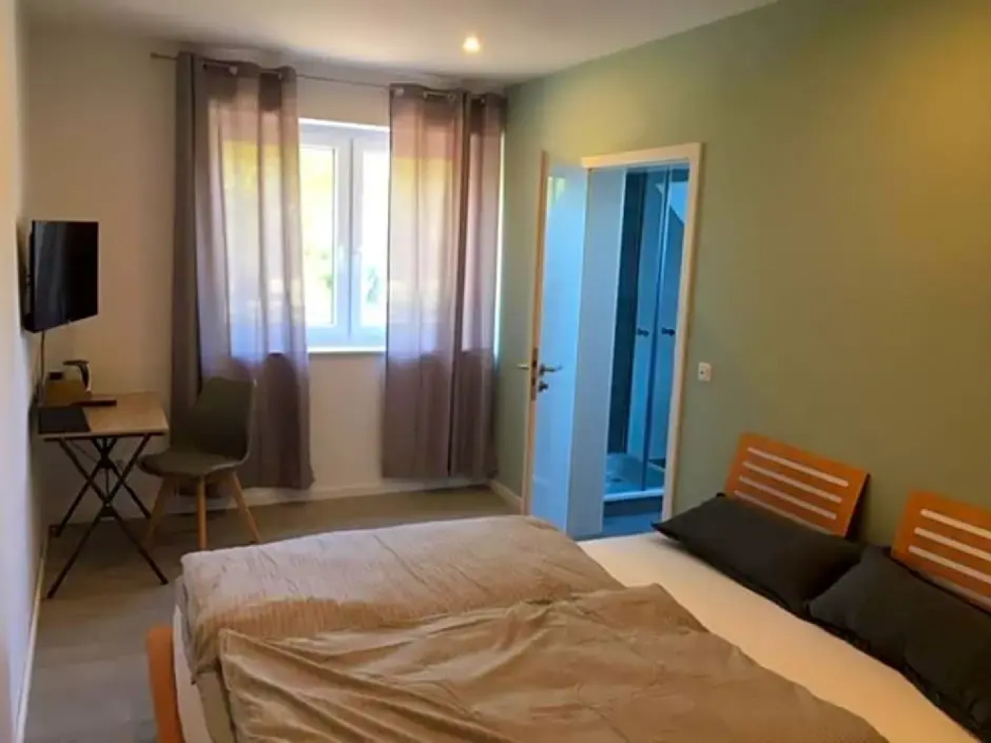 Gäste Und Messezimmer Adelheidsdorf