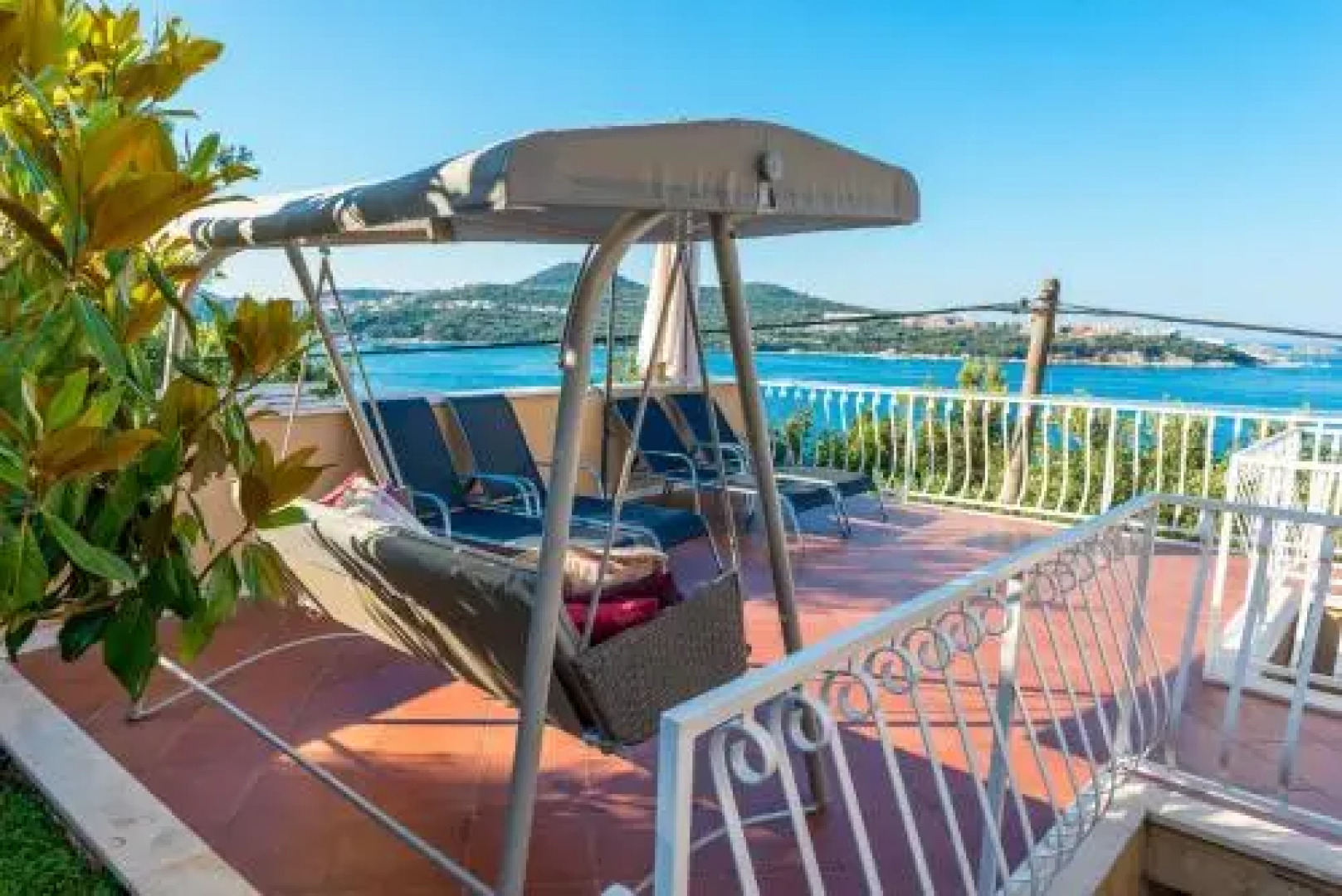 SunDeck Comfort Apartment