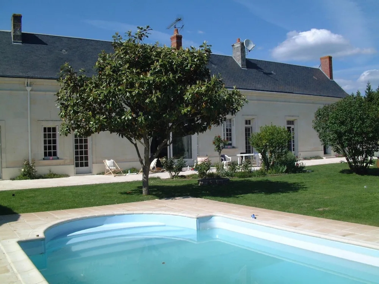 Le Clos de La Chapelle - Gîte Les Glycines
