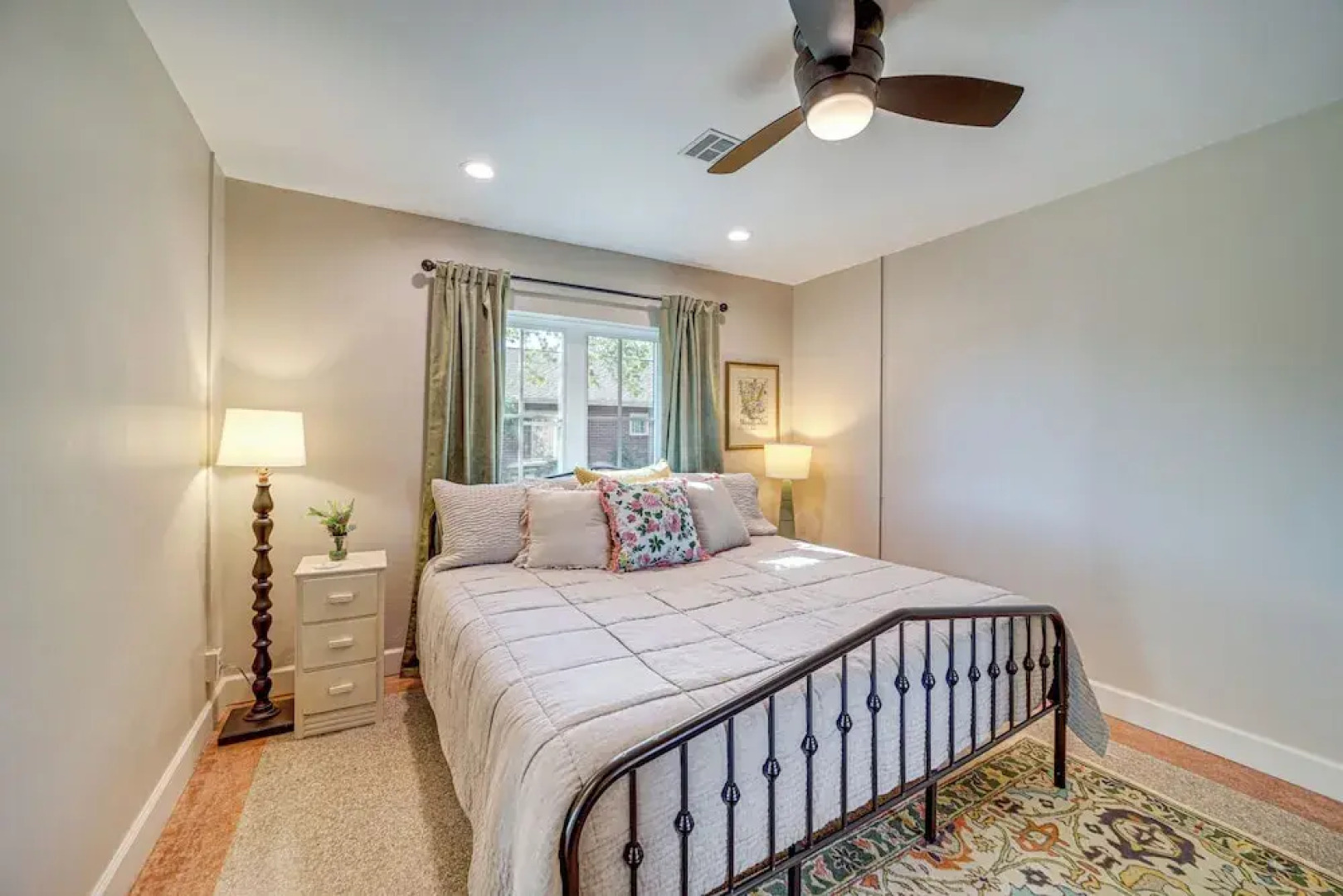 < 9 Mi to Dtwn Tulsa: Lovely Home w/ Yard & Deck!