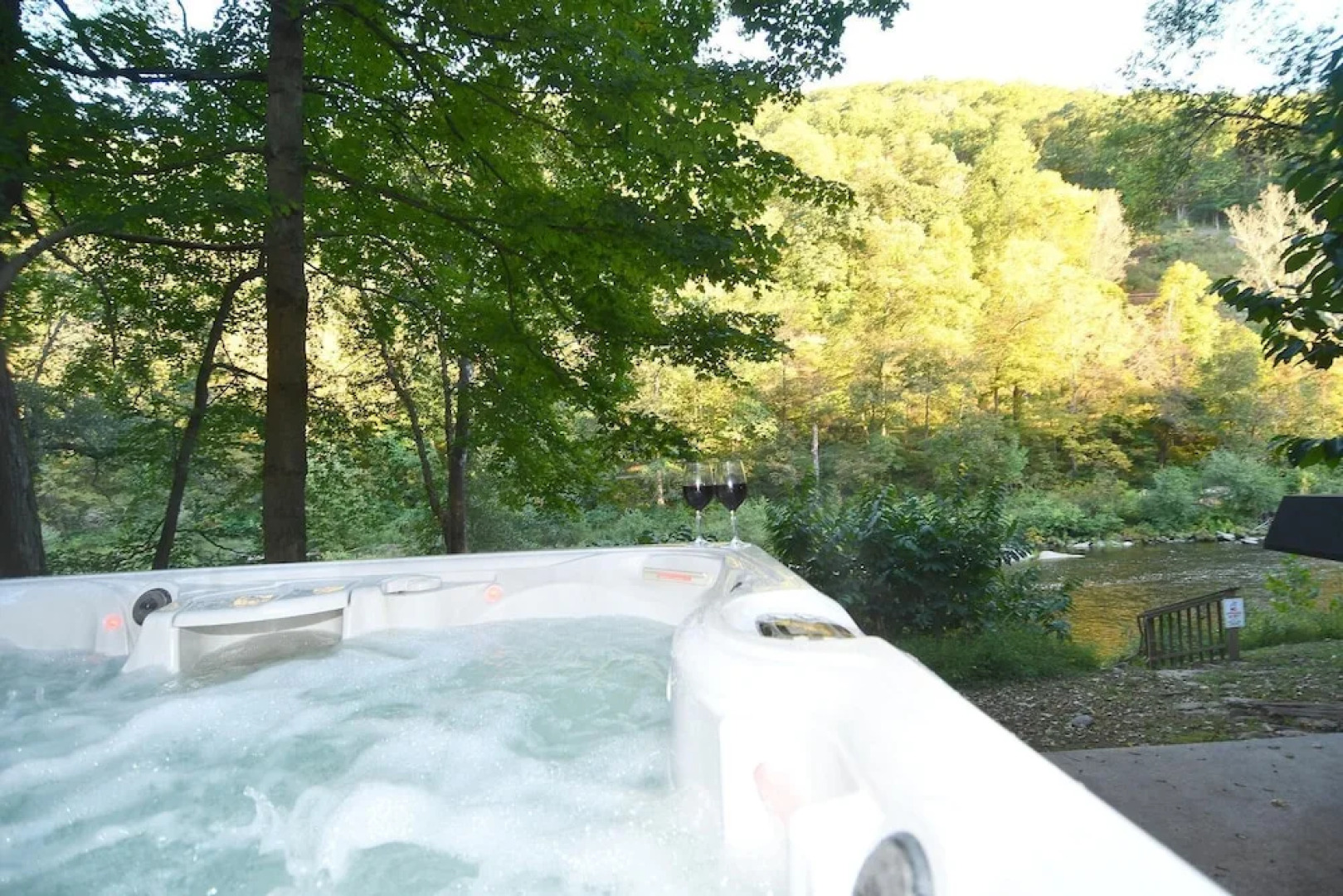 River Time Cabin -time Floats Away!