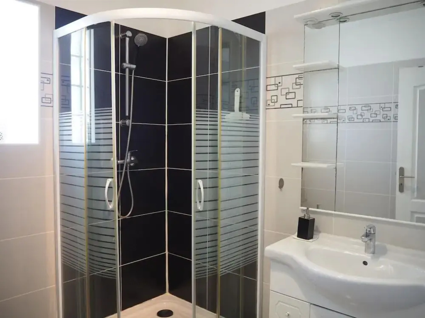 Ground Floor Home With Modern Design, Montagnac