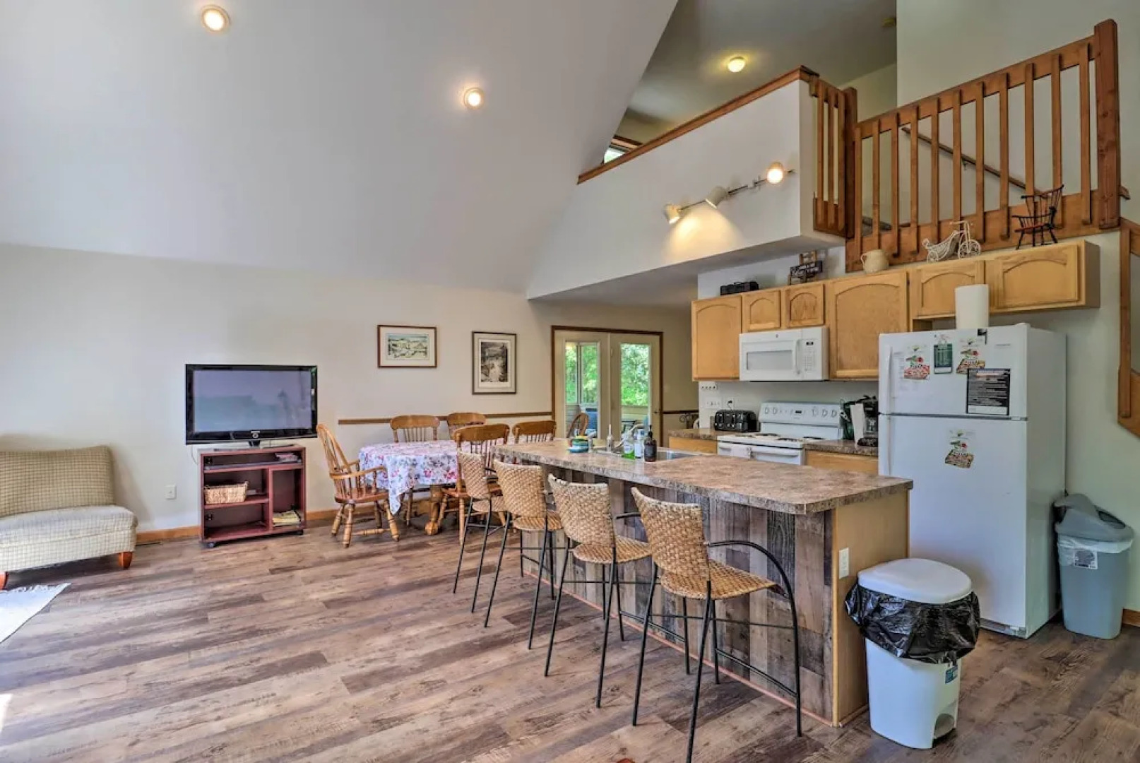 Deck, Hot Tub & Game Room: Lake Harmony Home