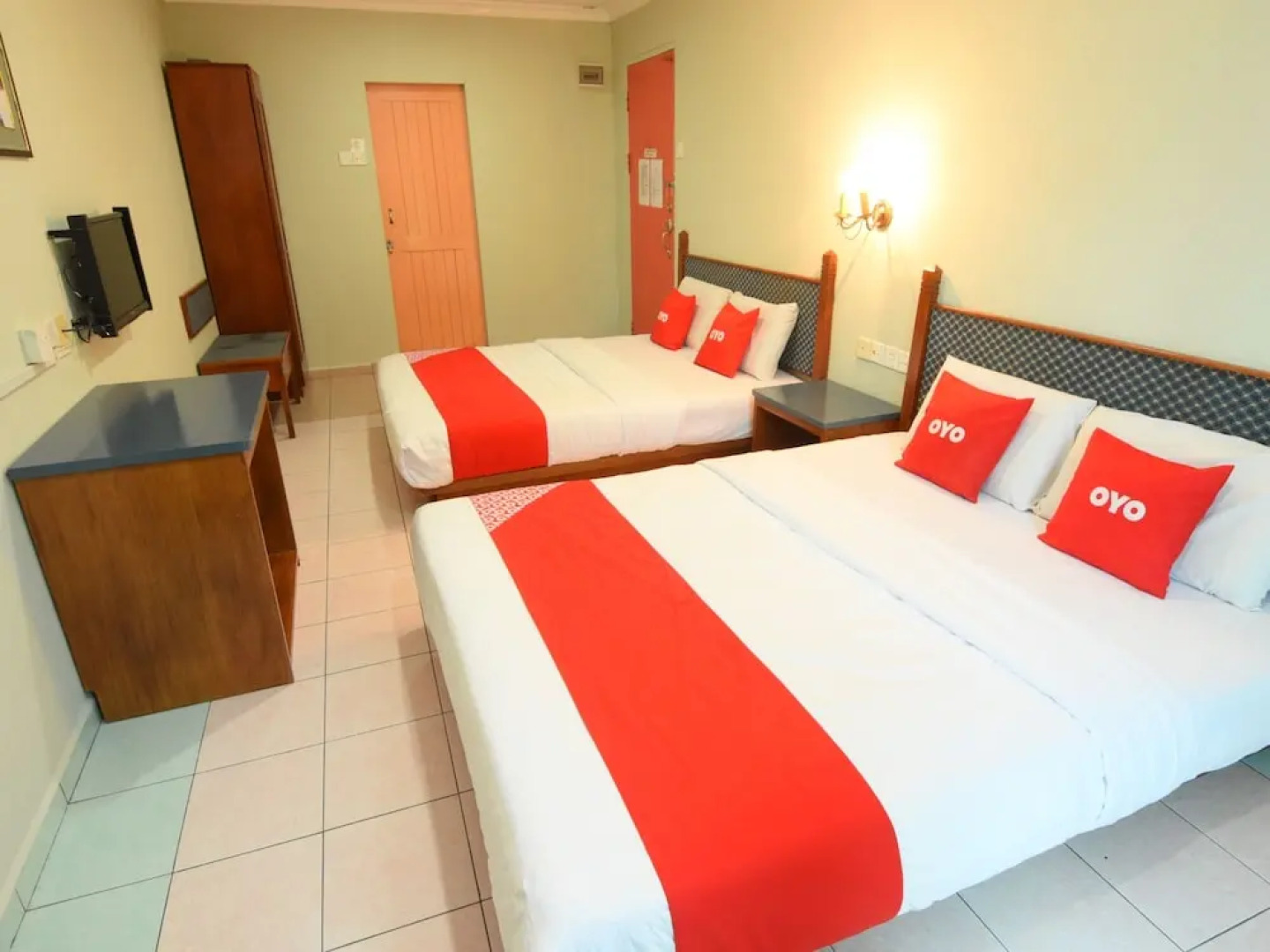 OYO 89642 Highway Inn