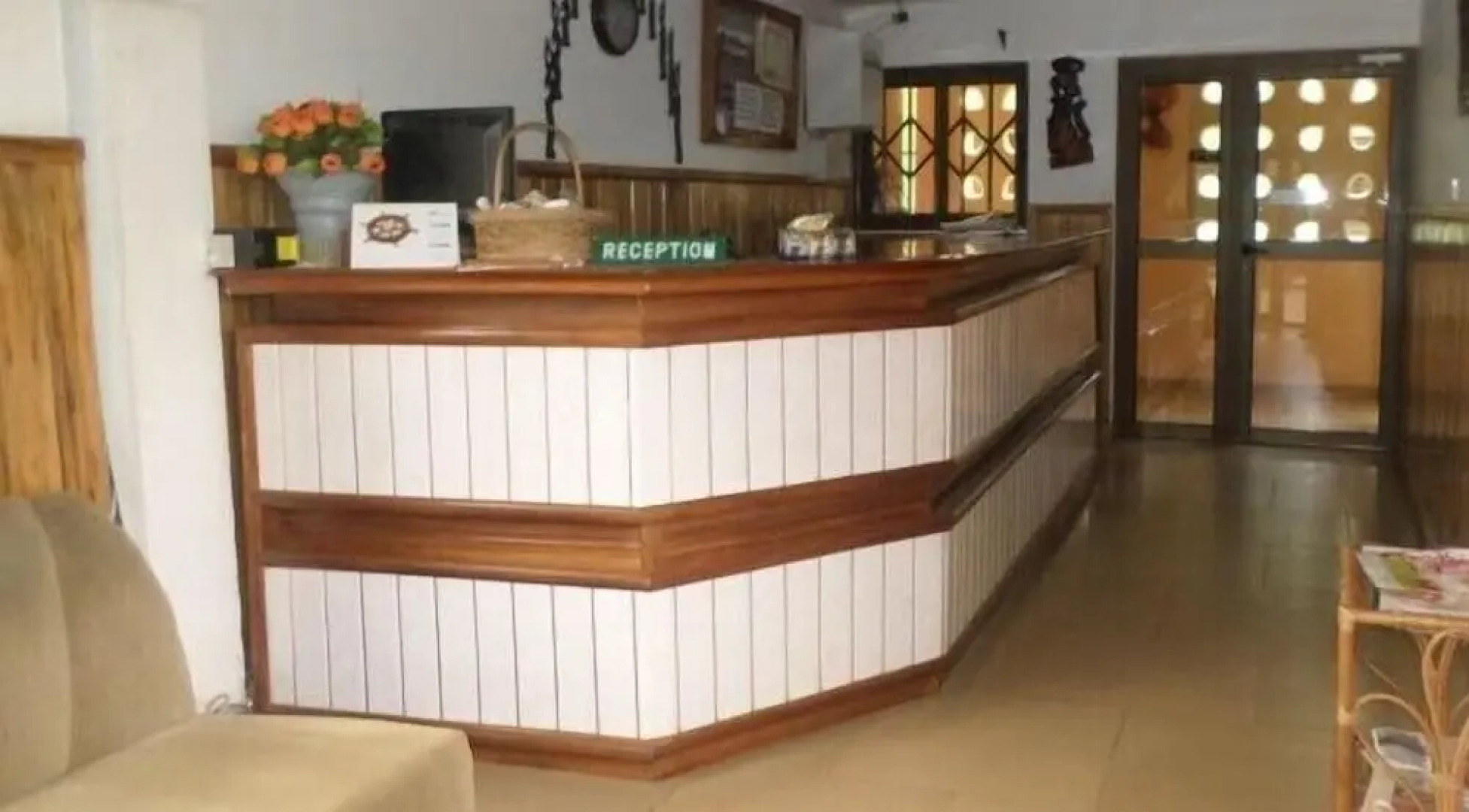 Boy Boison Elite Hotel