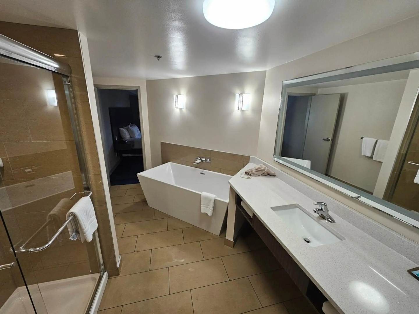 Clarion Hotel & Suites