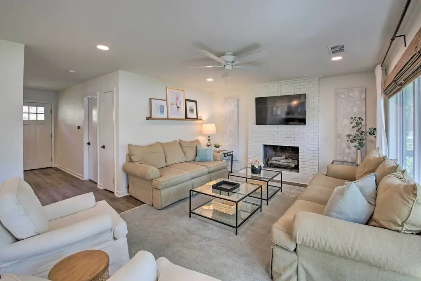 Deck, Fire Pit: Waterfront Lake Hamilton Home