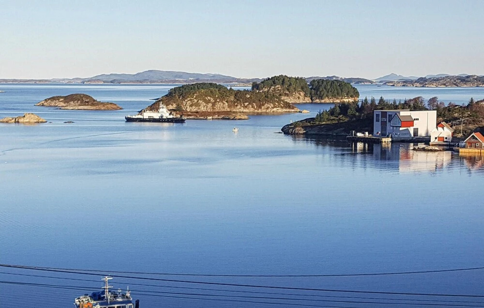 Nice Home in Bekkjarvik With 4 Bedrooms and Wifi