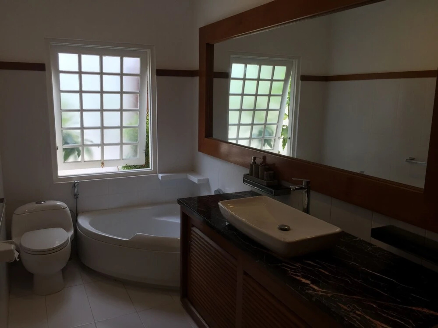 Yogyakarta Tropicana Villa