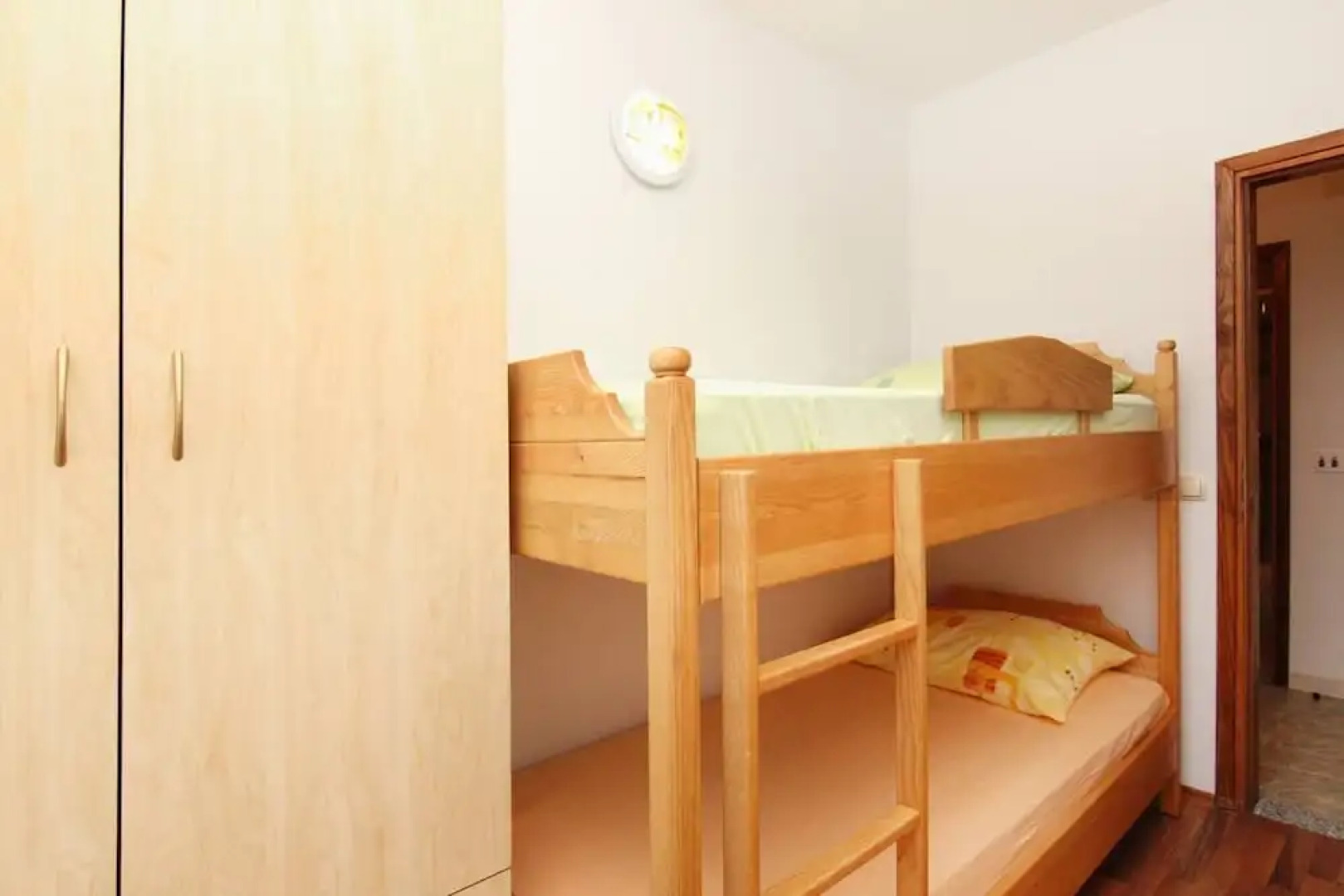 Lovely 2-bedroom Apartment in Poljica