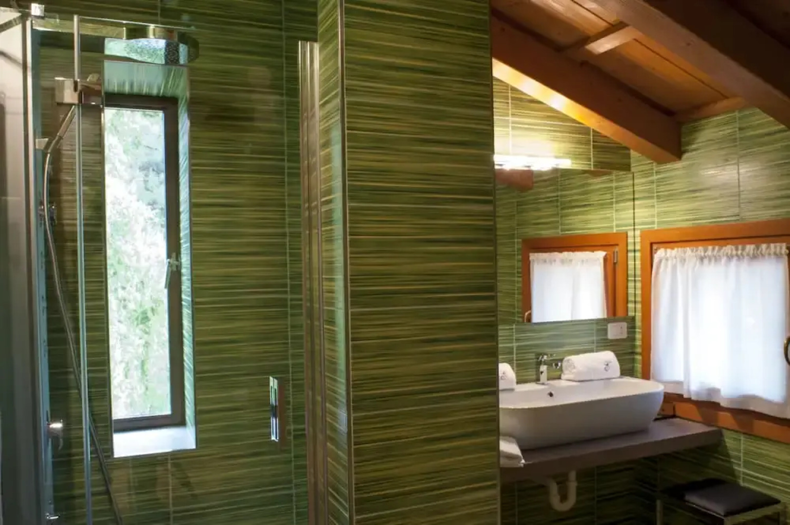 Elliot Osteria e Dormire in collina