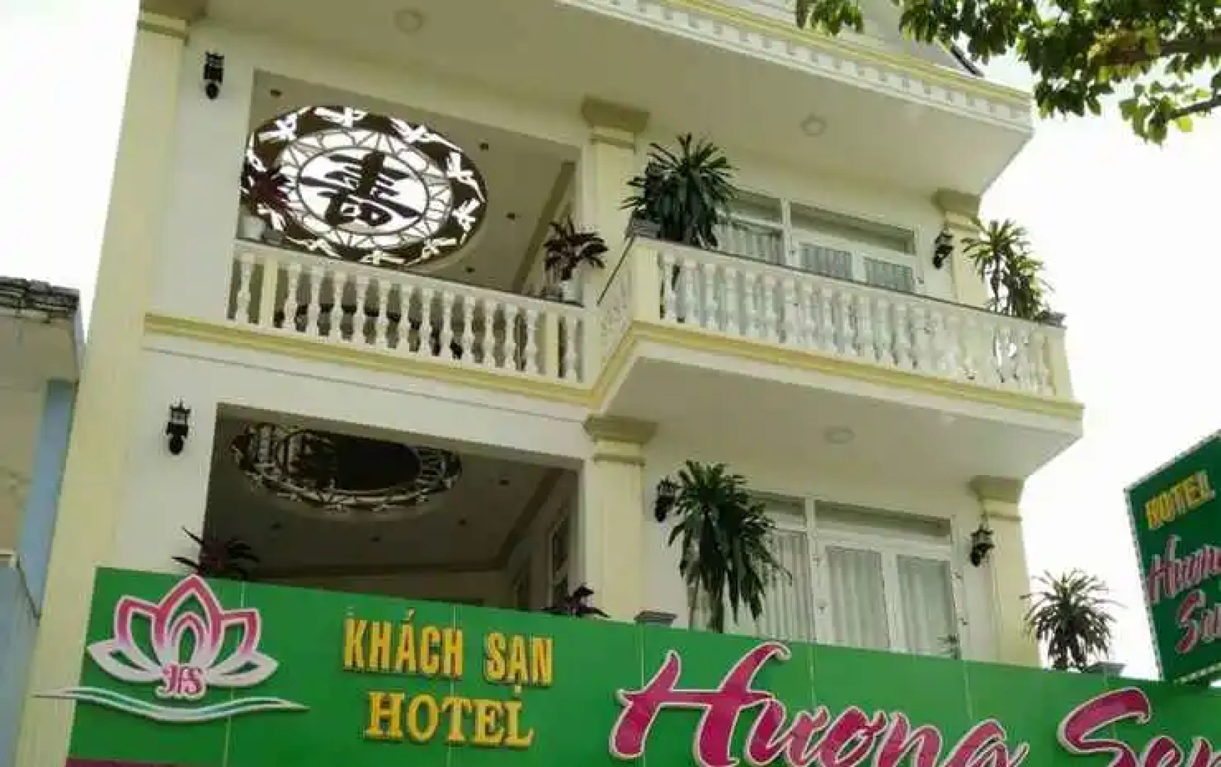 Huong Sen Hotel