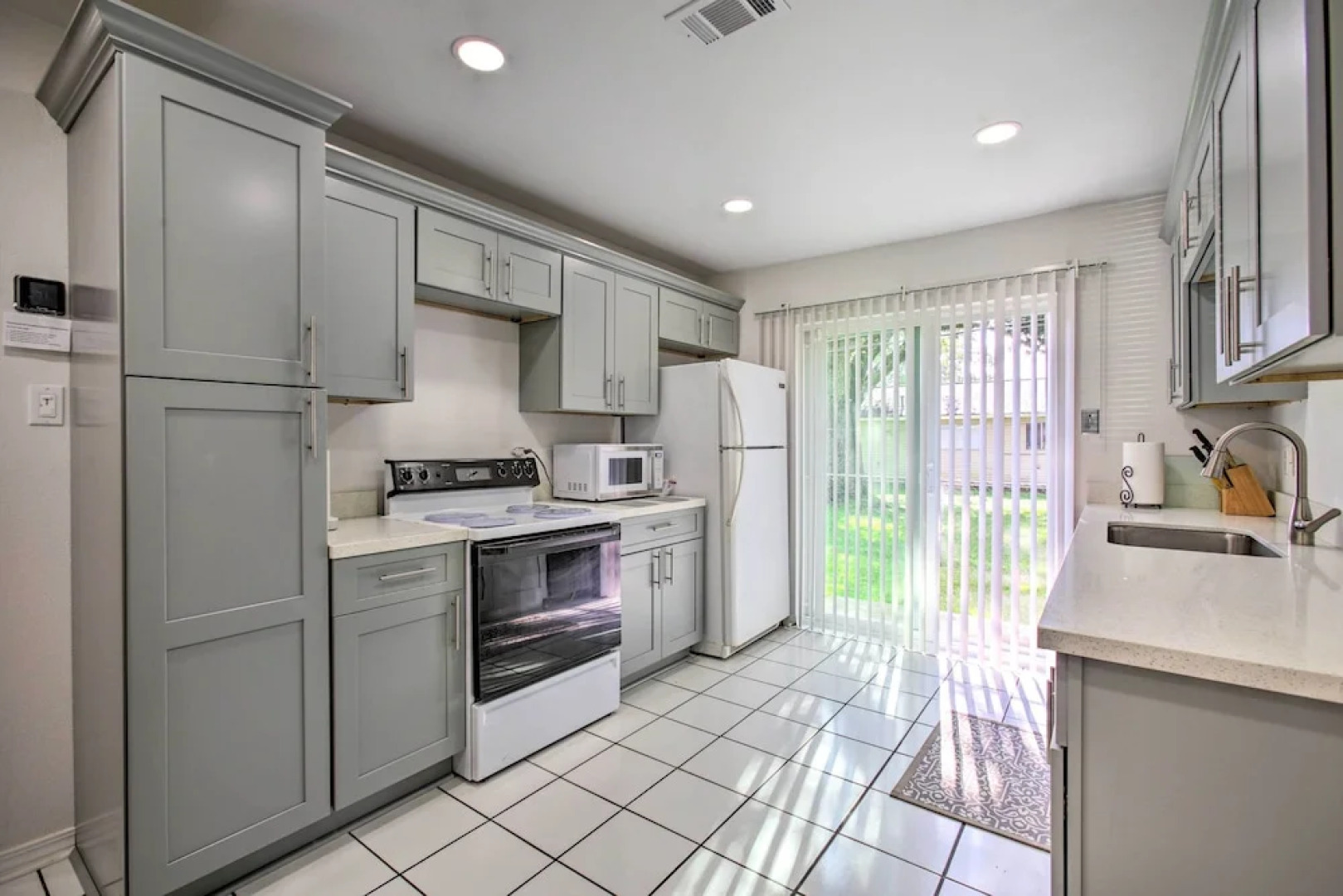 New! Laplace Townhome, 9 Mi to Lake Pontchartrain!