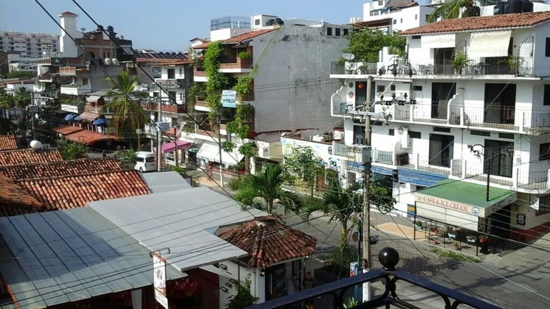 Carolina del Mar Beach Suites