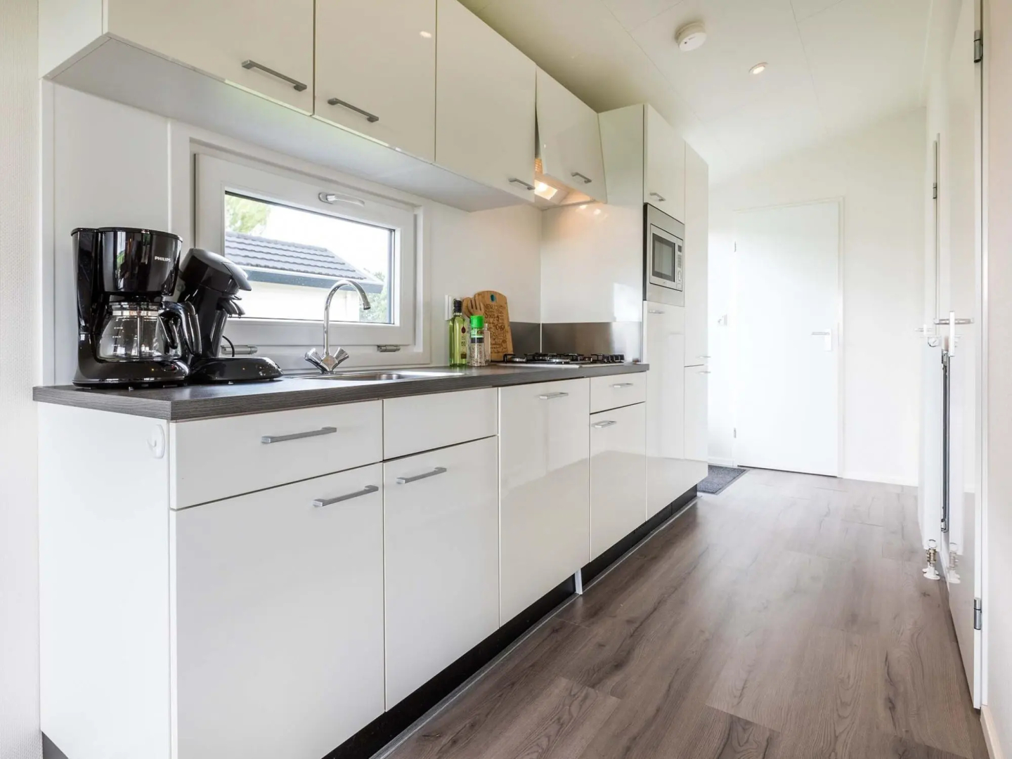 Detached, bright chalet with dishwasher, 8 km. from Hoorn