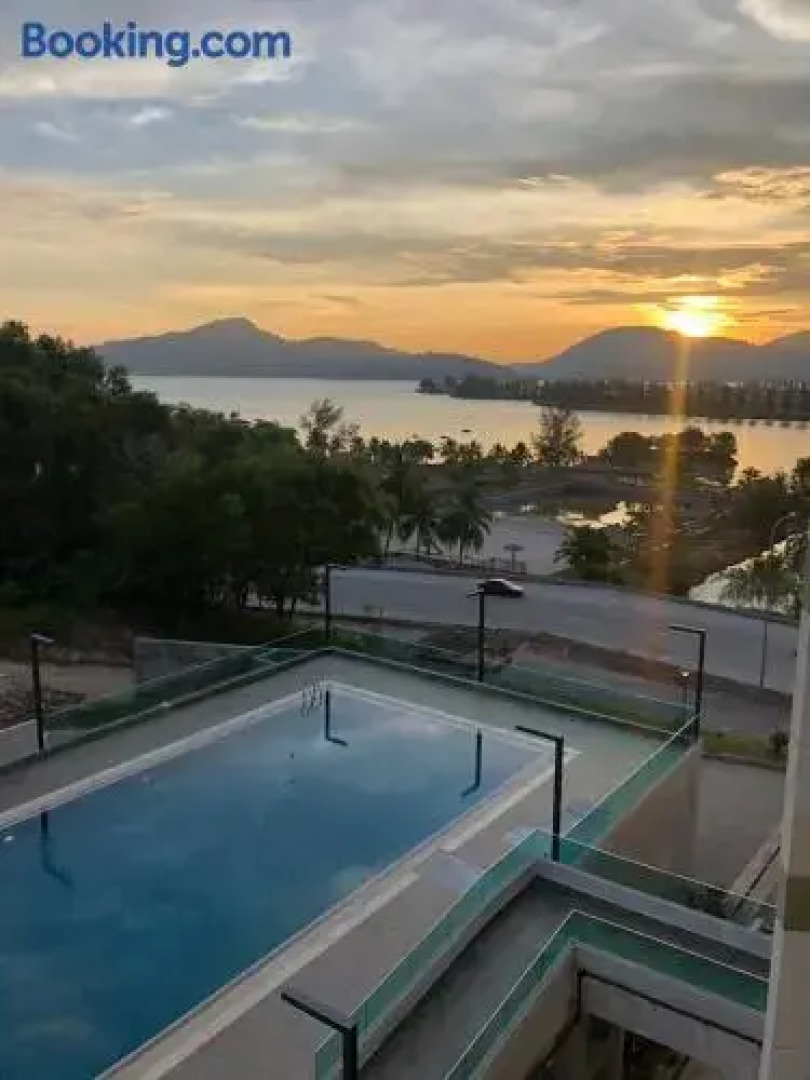 Marina Heights Resort