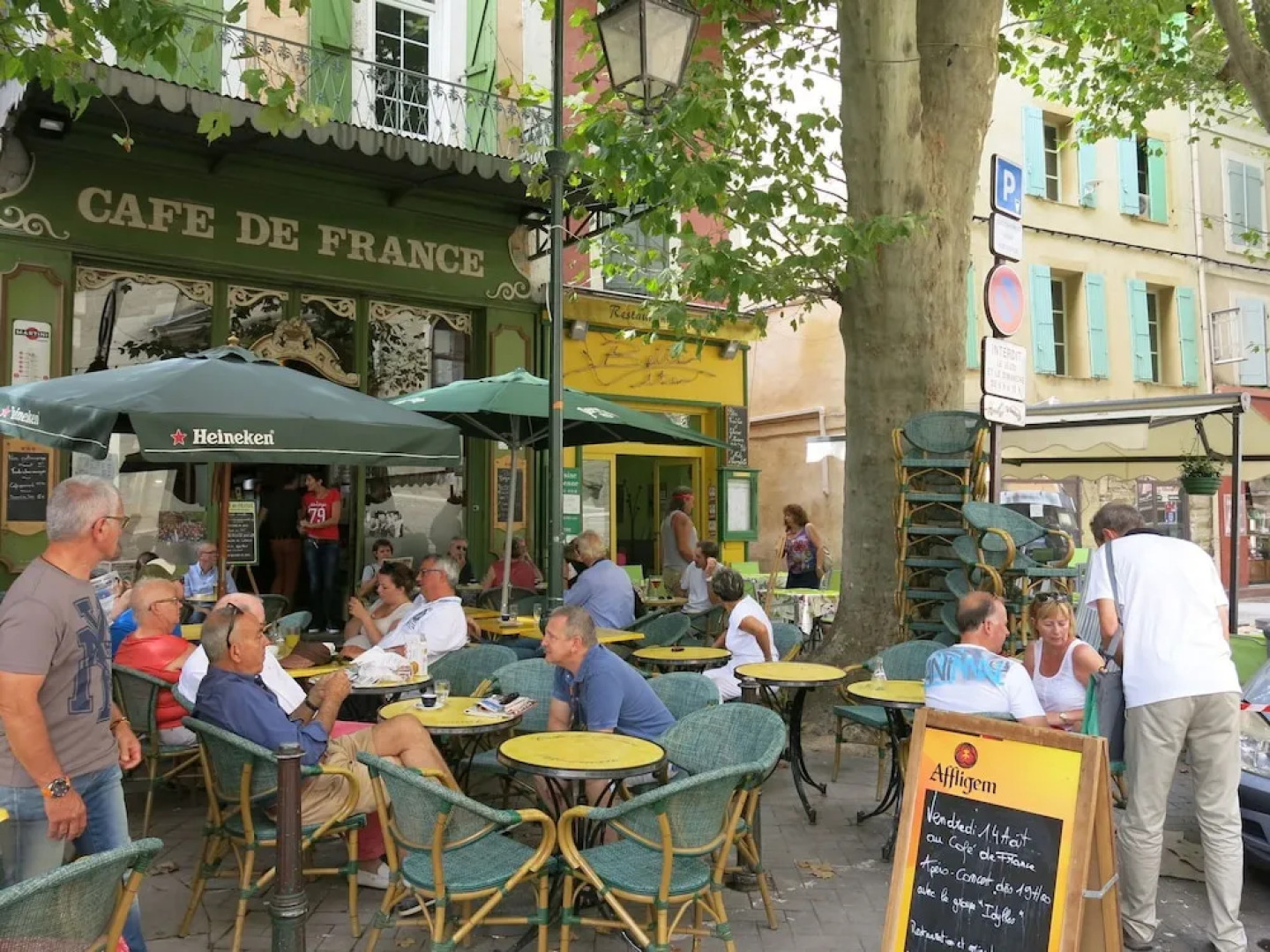 Inviting Villa in Saumane-de-vaucluse With Swimming Pool