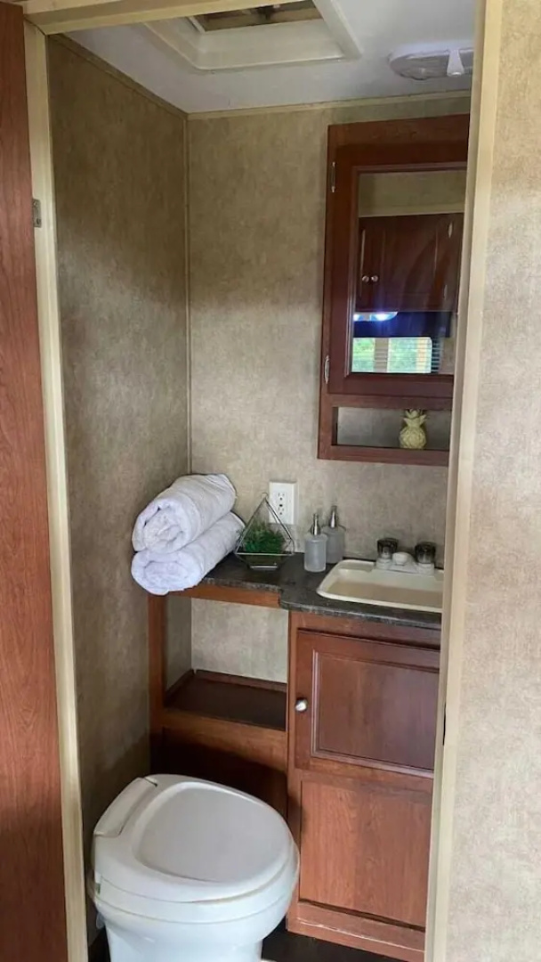 Camper House Col
