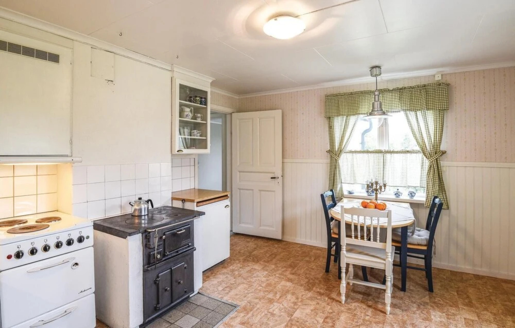 Amazing Home in Ed With 3 Bedrooms