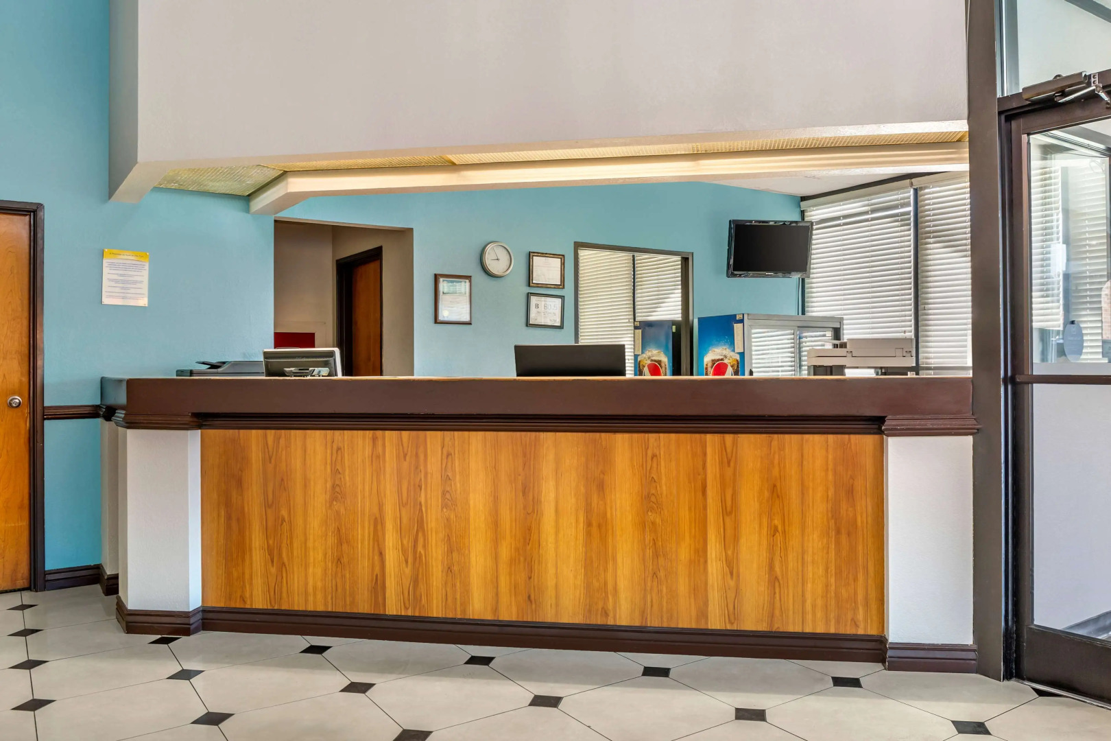 Days Inn & Suites by Wyndham Rocky Mount Golden East