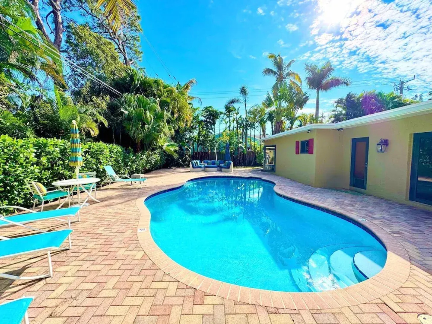 Vidal Manor 4BR Oasis w Pool Cabana- Wilton Dr